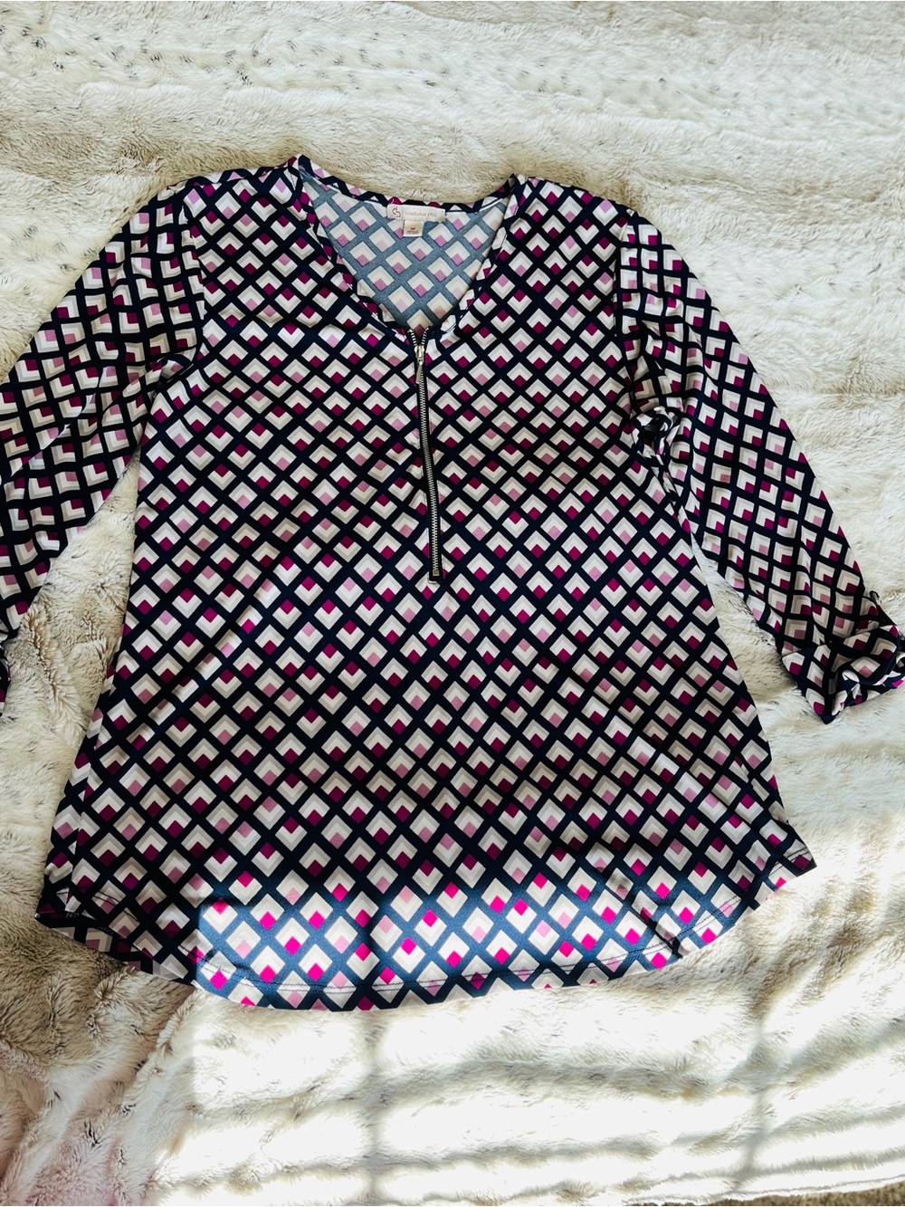 Dress Barn Geometric Print Zip-Front Women's Top in Navy & Pink